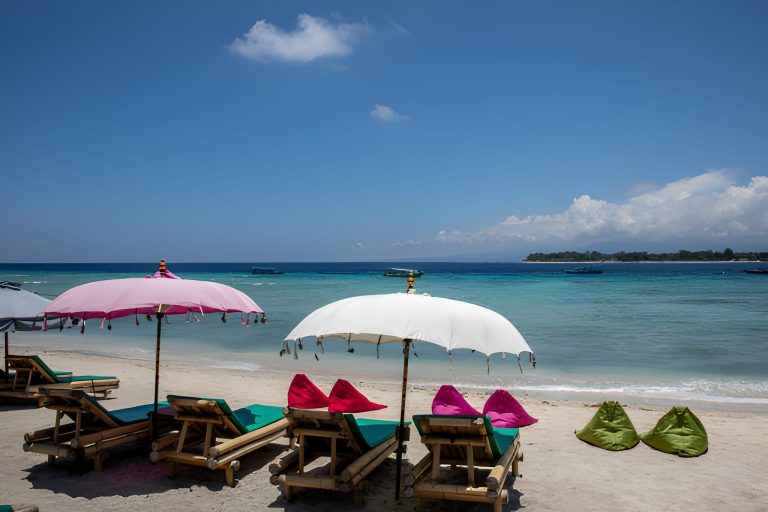 Guide to Keeping Children Hydrated in the Gili Heat - Empat Pillar Medika