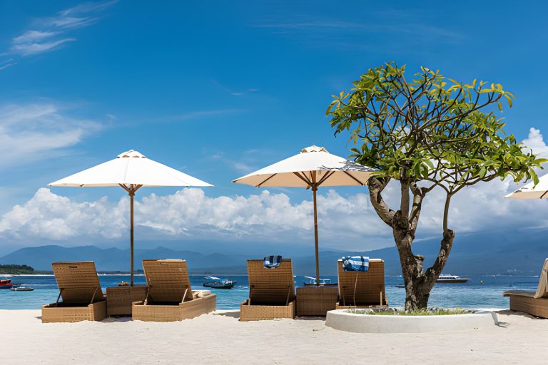 Managing UTIs & Thrush on Holiday: Prevention & Treatment - Empat Pillar Medika