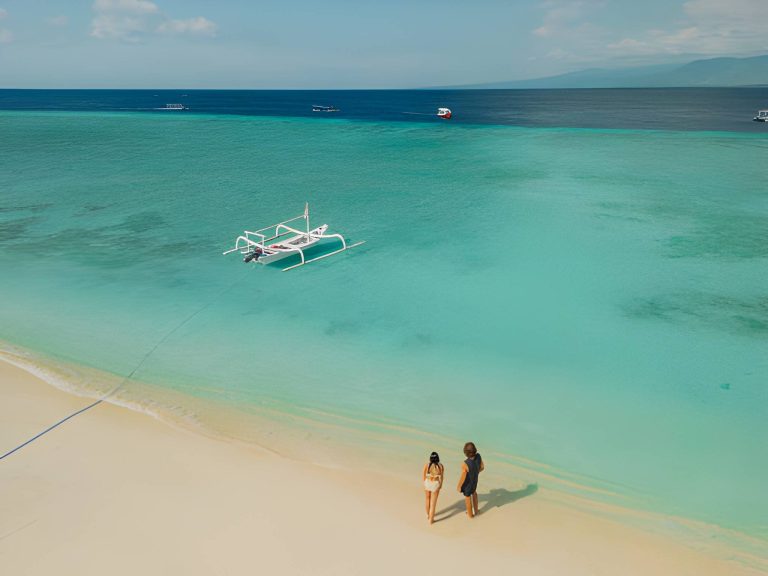 Signs of Heatstroke You Might Ignore While Enjoying the Beach - Empat Pillar Medika