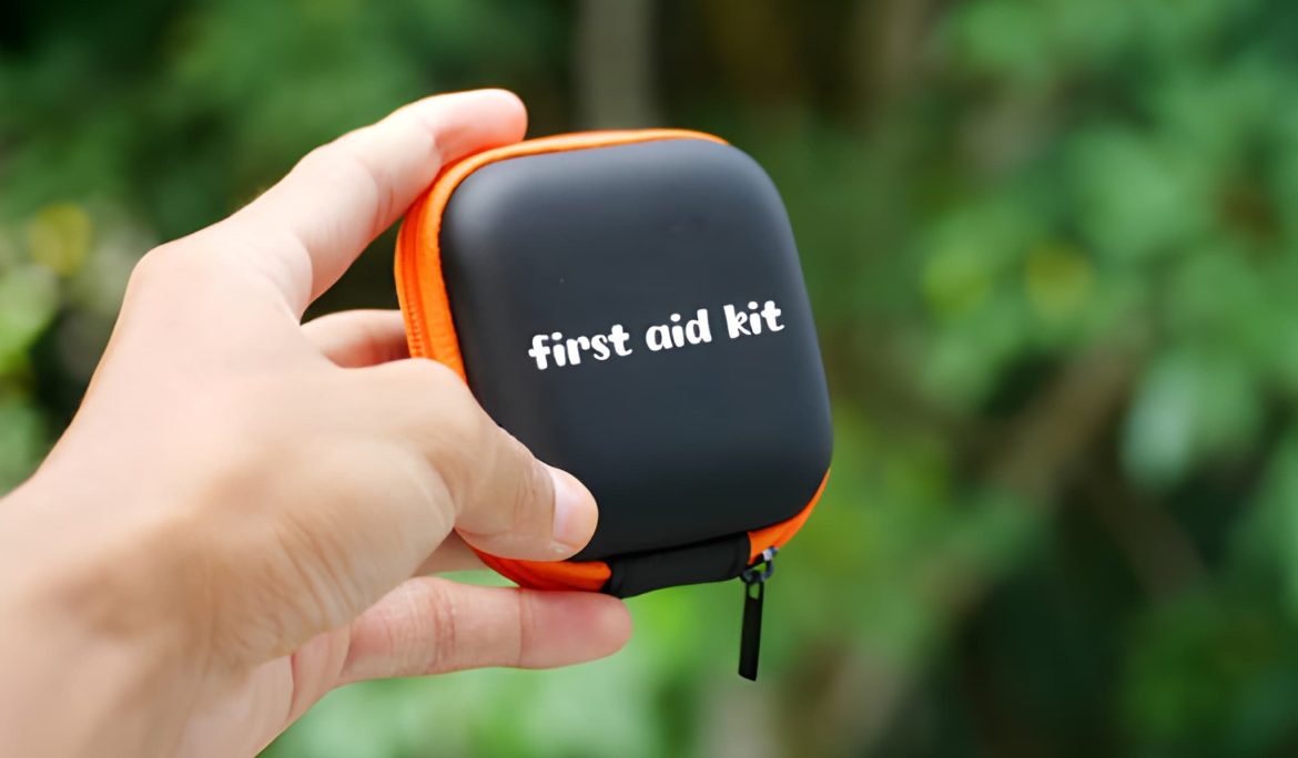 Smart First-Aid Kit 2026: Essential Bio-Sensing Gadgets for Travel - Empat Pillar Medika