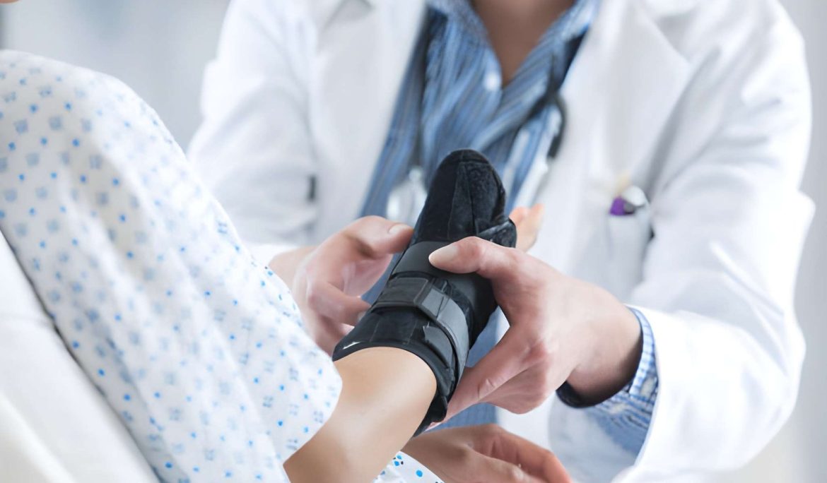 Minor Fractures and Sprains on a Boat - Empat Pillar Medika