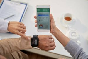 Smartwatch for Heart Detection: How Accurate is the ECG Data? - Empat Pillar Medika